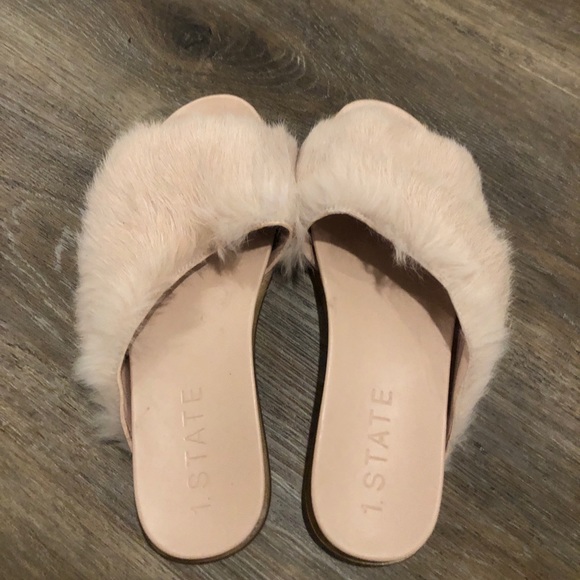 Real fur baby pink slides✨ - Picture 1 of 3